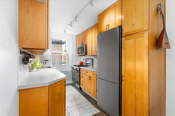 Sold by Douglas Elliman | media 10