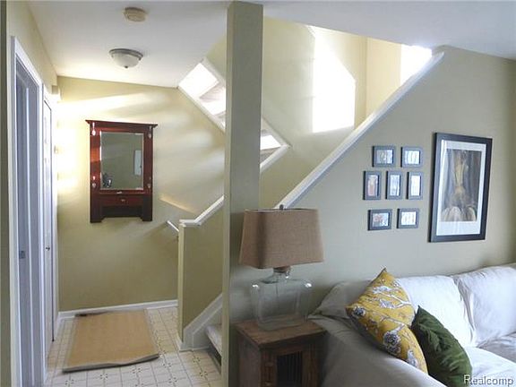 3rd image of 708 N Washington Ave