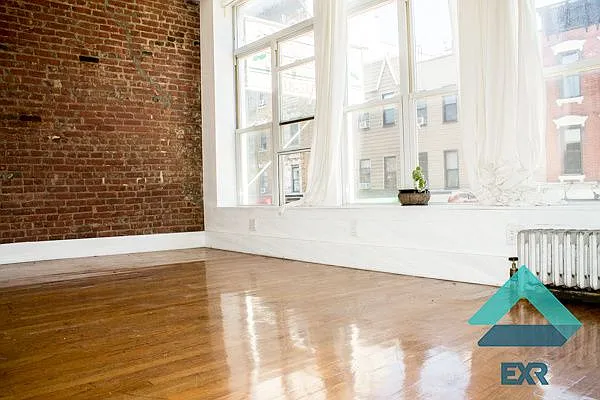 Rented by EXR | media 8