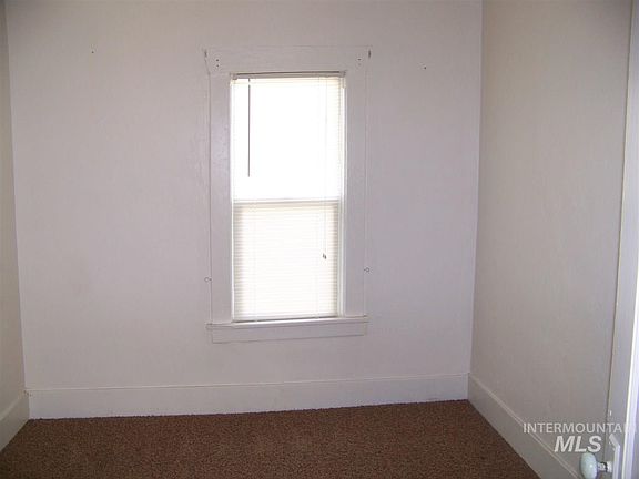 5th image of 215 E Cleveland Blvd