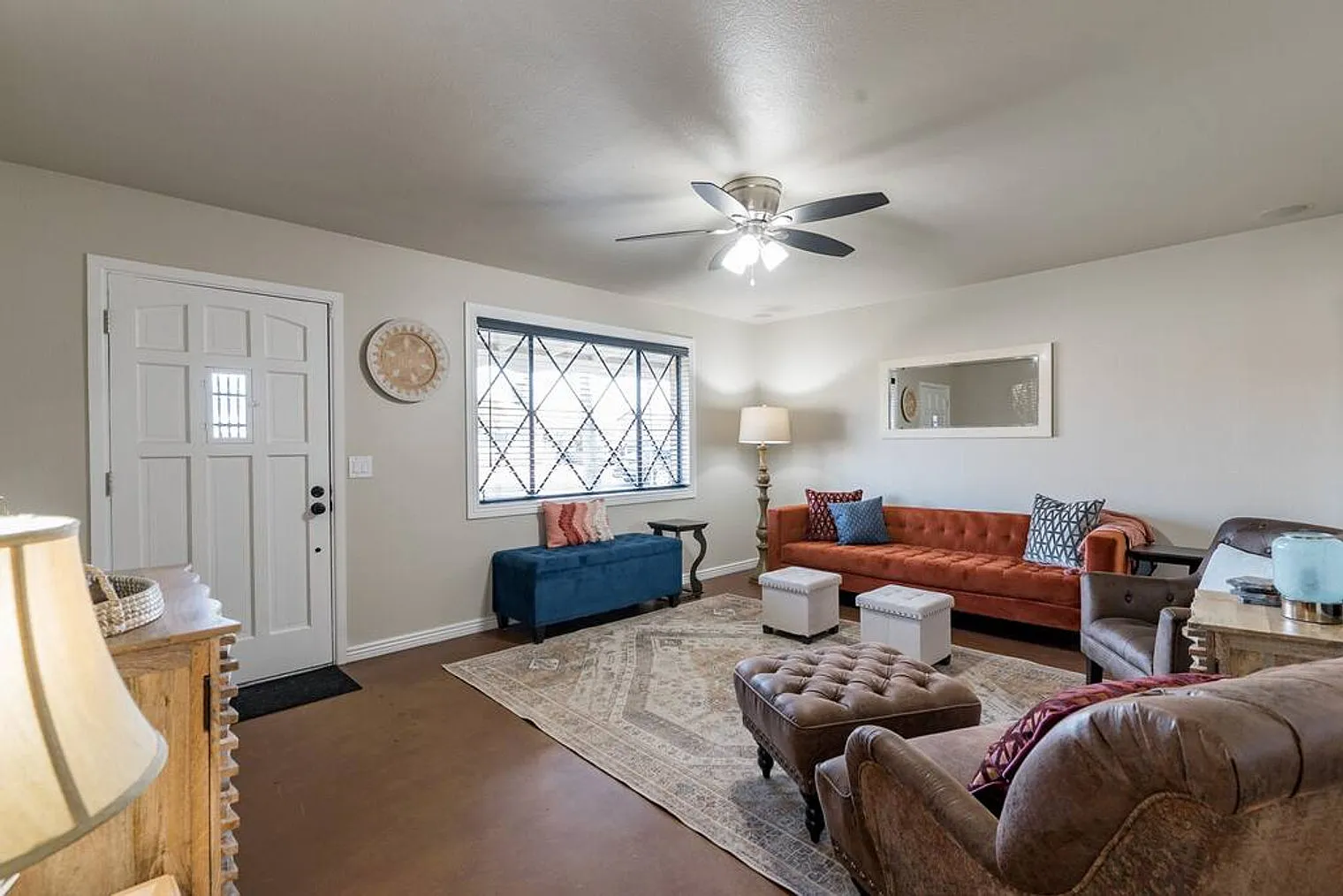 4 bed, 2.0 bath, 1991 sqft, $3,902 — Photo 1