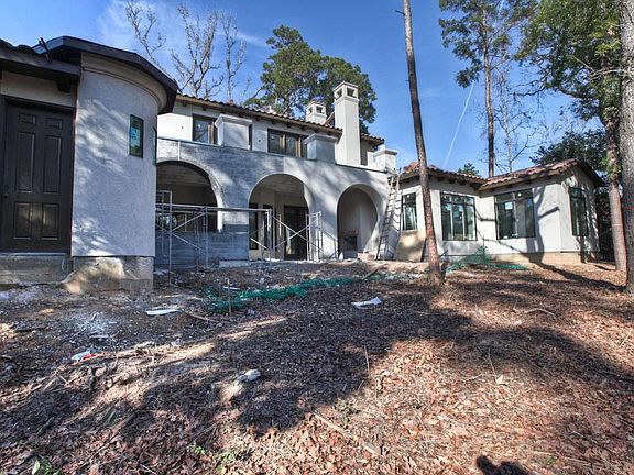 2nd image of 7 Bay Cliff Ct
