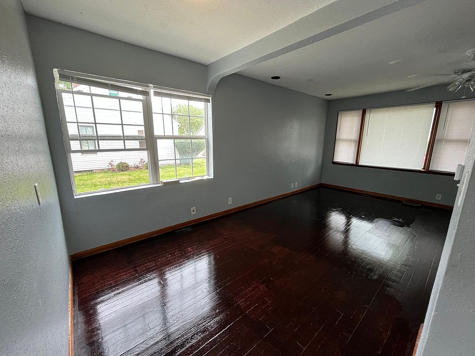 18 Charles Dr, Rantoul, IL 61866 Zillow