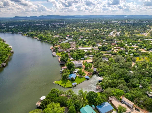 14 Purple Sage Ln, Kingsland, TX 78639