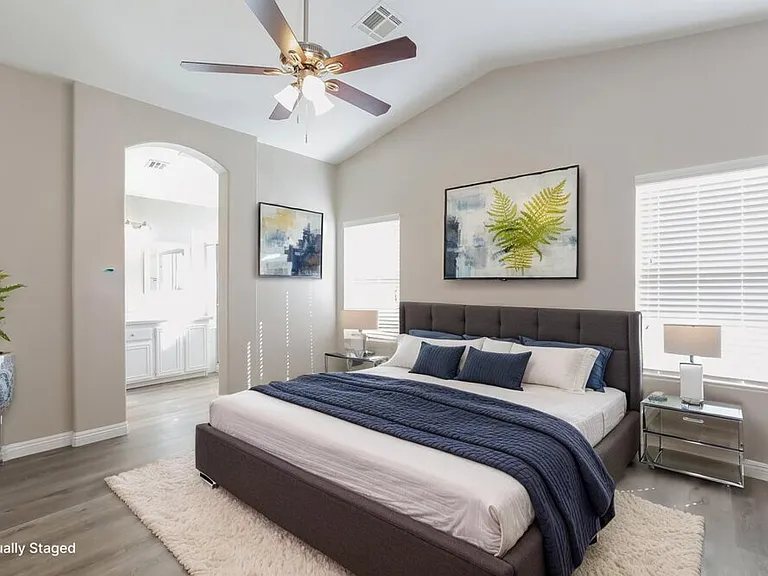 1004 Siena Hills Ln — Photo 11