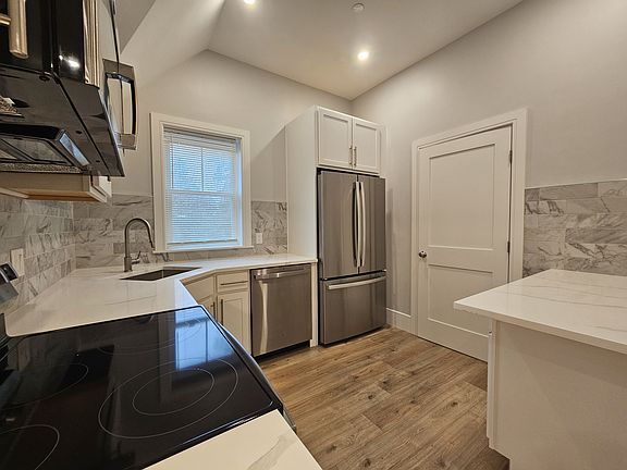 4th image of 11 Holton St #6