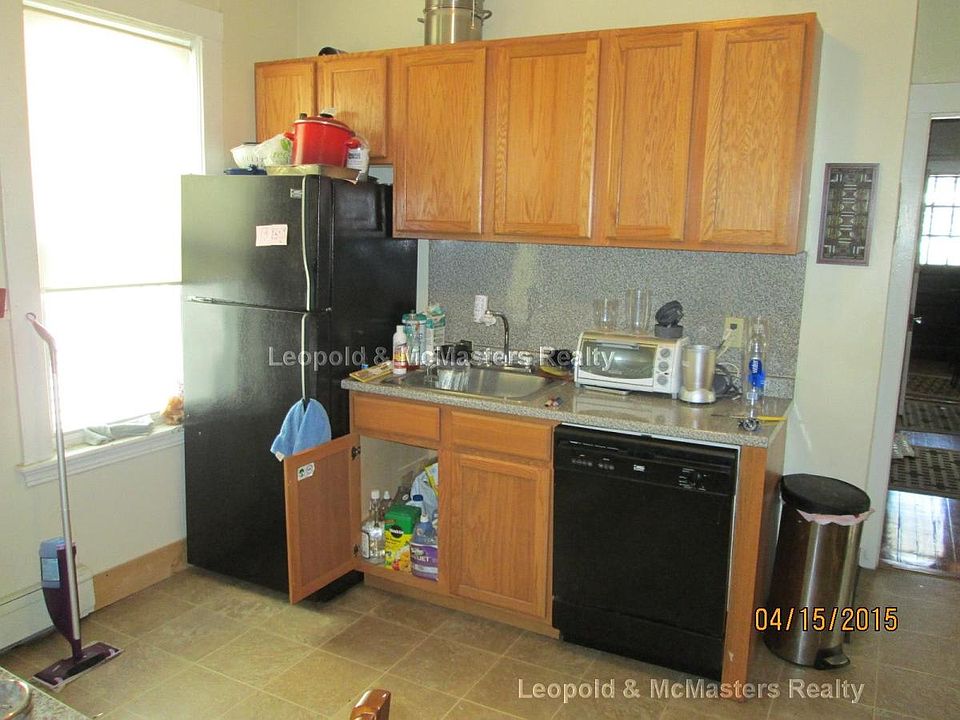 2nd image of 4 Imrie Rd #2A