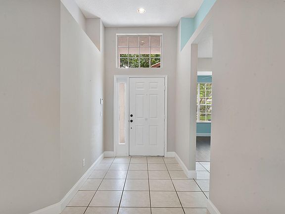 5th image of 981 Delray Lakes Dr