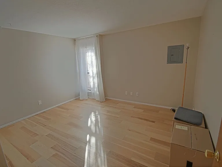 7220 Hollis St NE — Photo 3