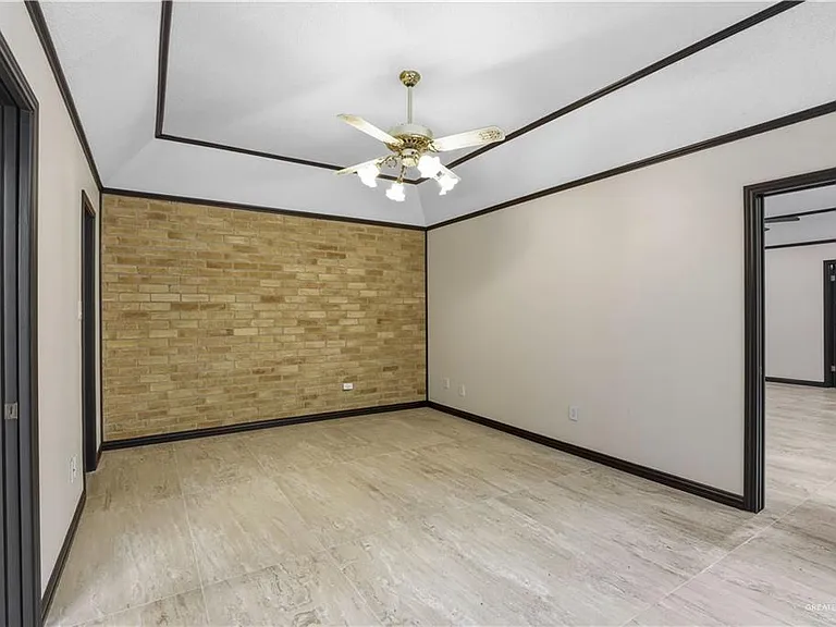413 Toronto Ave — Photo 10