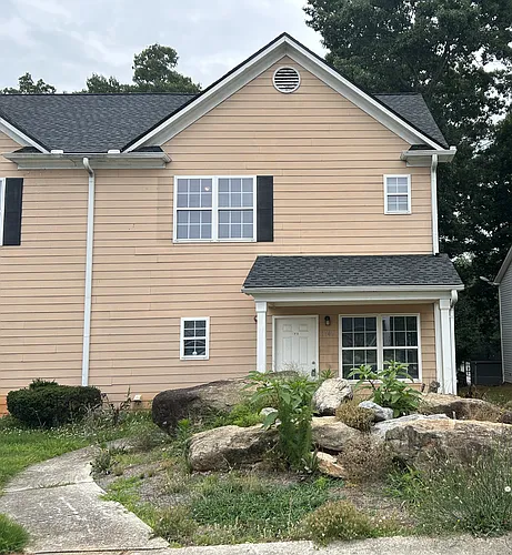 1745 Bob White Ln SE Photo 1