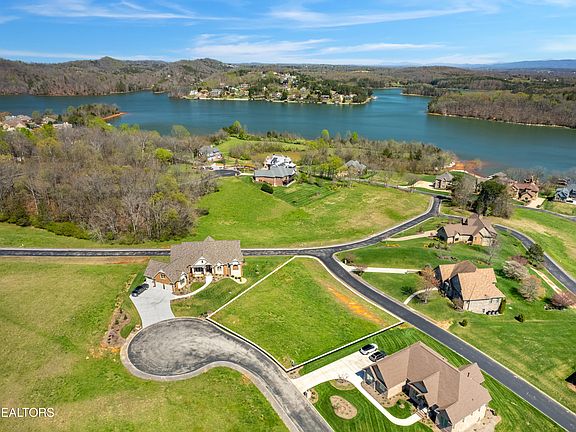 5th image of 330 Watercrest Dr