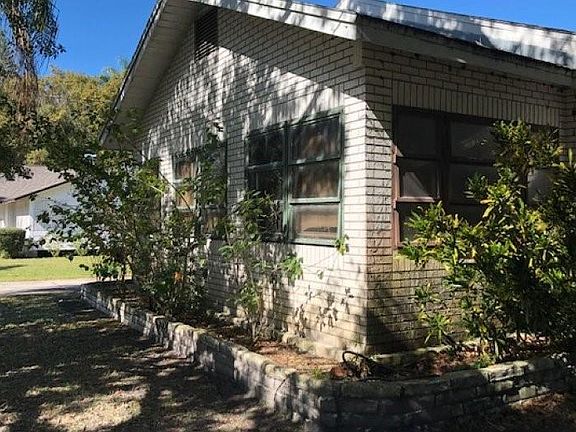 2nd image of 2619 W Henry Ave