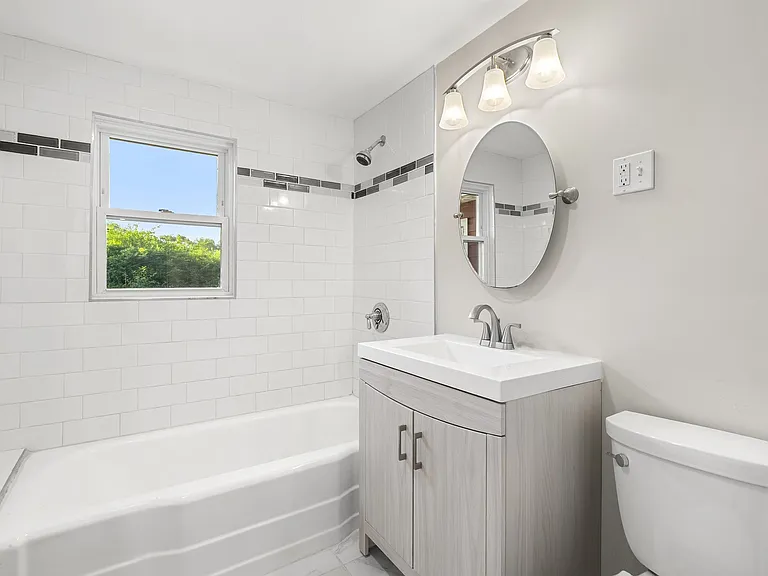 17 Scott Ave — Photo 15