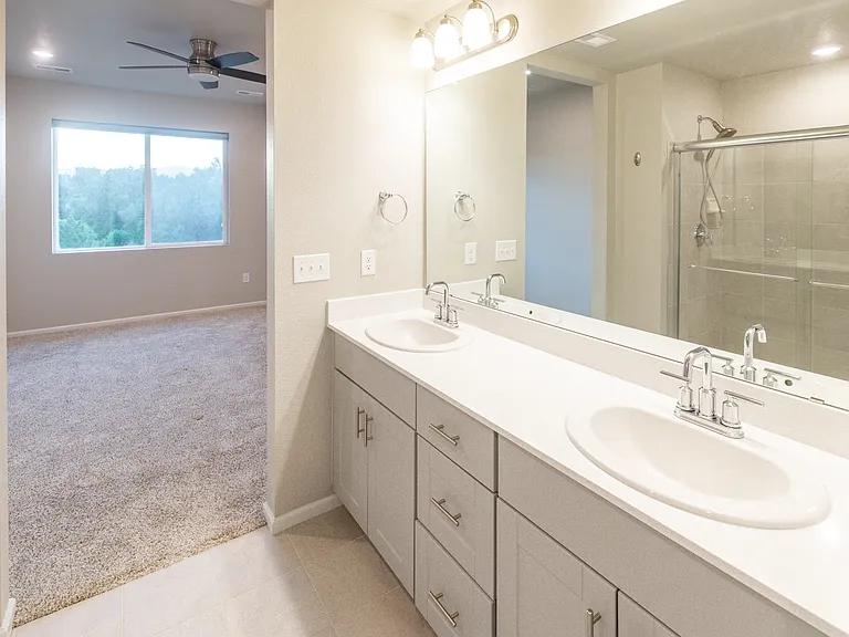 5677 Vivian St — Photo 31