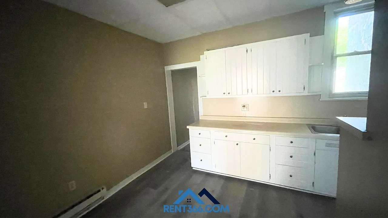 2 bed, $997 — Photo 1