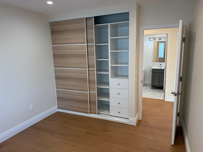 11575 Garrick Ave — Photo 24