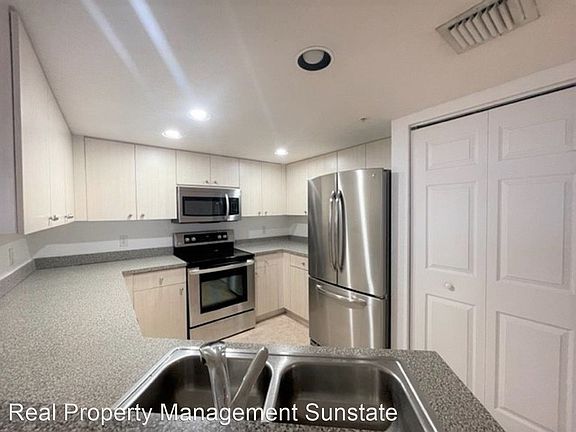 3rd image of 1801 N Flagler Dr APT 524