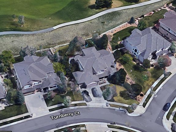 Backs to the 8th hole of the Broadlands golf course