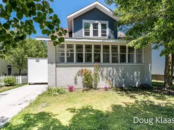 67 W 18th St, Holland, MI 49423