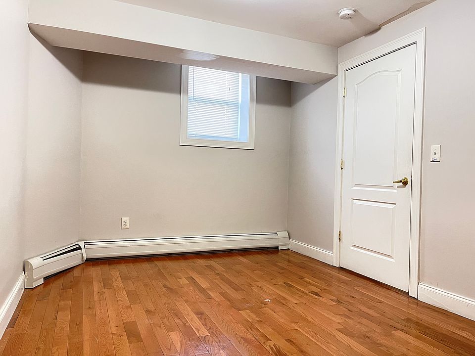 2nd image of 167 Manhattan Ave #21E