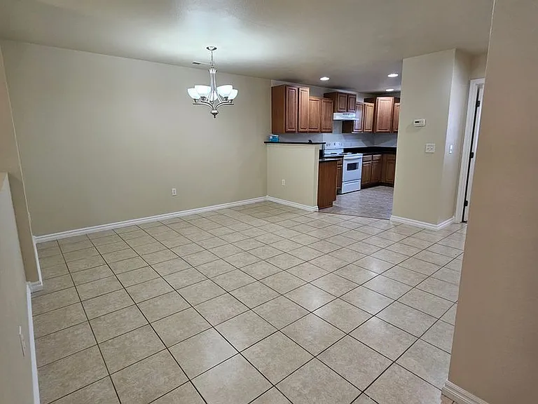 28 Fuller Cir — Photo 11