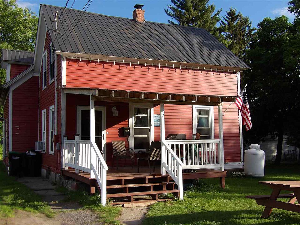 1st image of 7 Bernard Ave