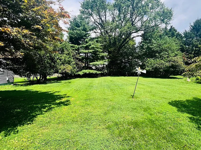 407 Anderson Ave — Photo 36