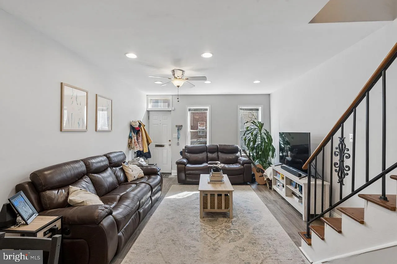 2 bed, 1000 sqft, $2,995 — Photo 3