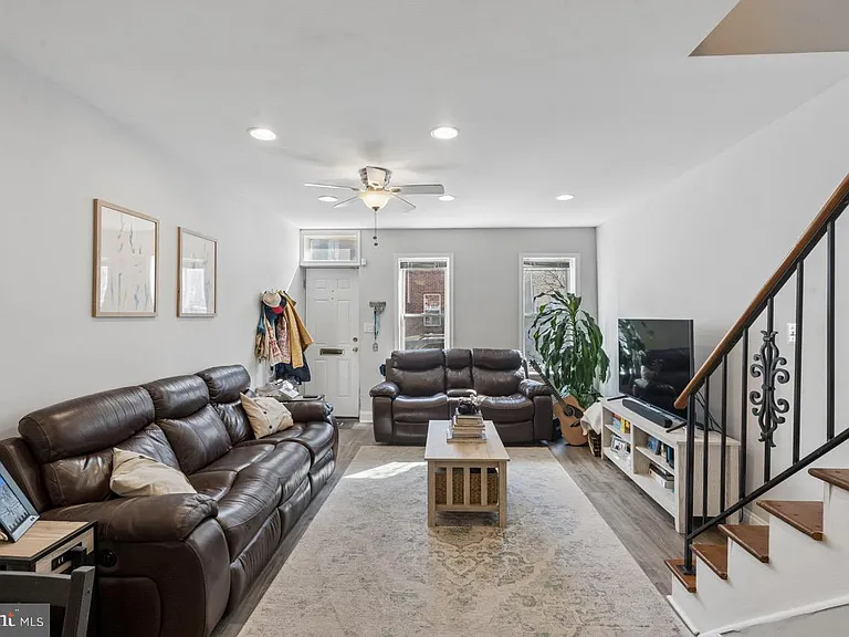 2139 Montrose St — Photo 3