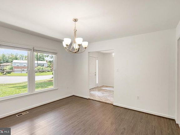 4th image of 8902 Huxley Ct