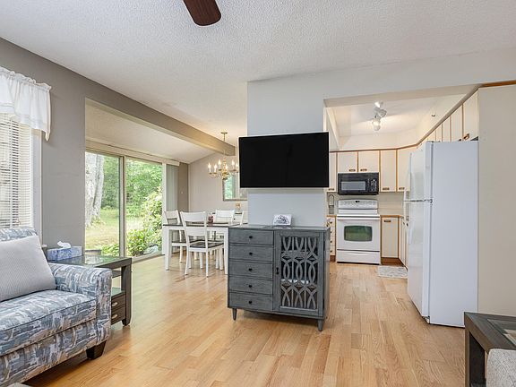 3rd image of 131 Temple Avenue #34