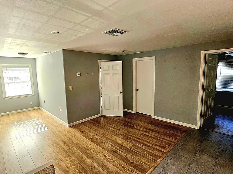 802 Forrest Ave #B — Photo 20