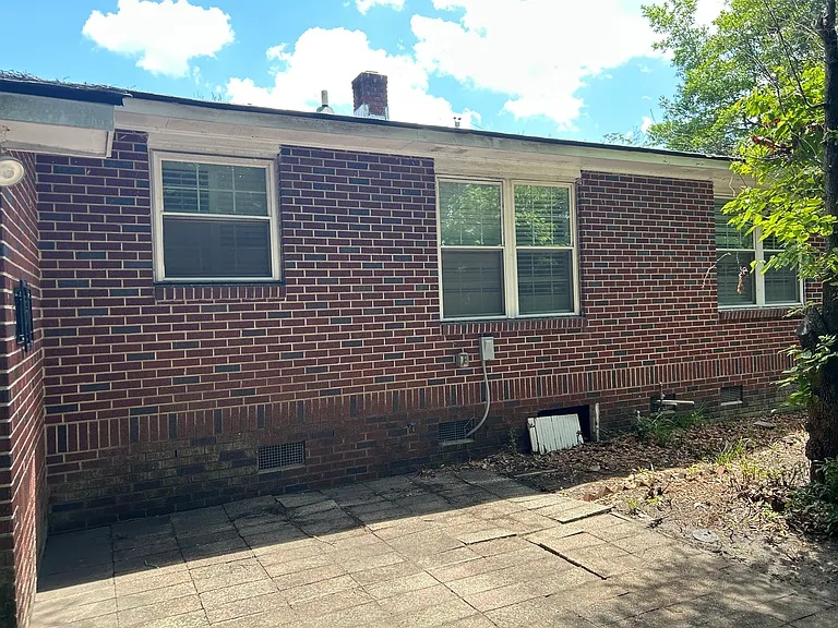 2711 Clarkin Ave — Photo 12