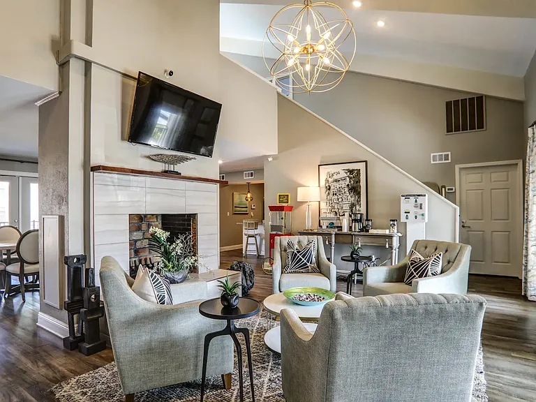 Carriage Hills Apartments — Photo 5