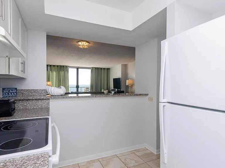 95 S Lumina Ave #8H — Photo 14