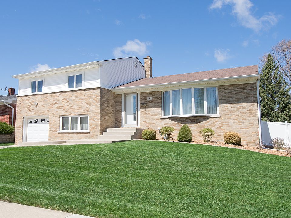 1st image of 301 Braddock Dr