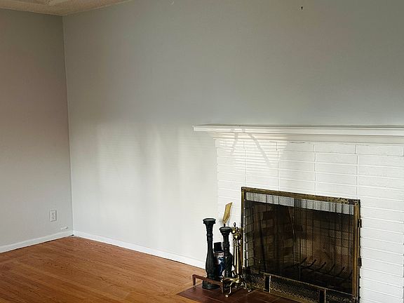 5th image of 1410 Holly Ave