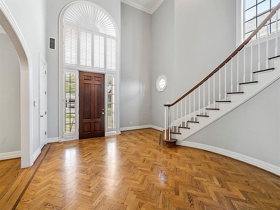 4th image of 6433 Sewanee Ave