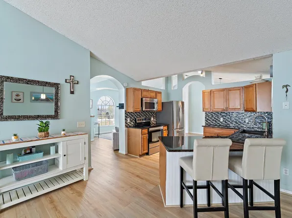 921 NE Zebrina Senda, Jensen Beach, FL 34957