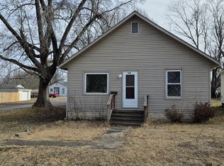 520 N 21st St, Herrin, IL 62948