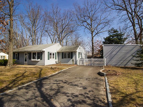 2nd image of 547 Alfred Ln