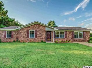 121 Alpha Ln, Huntsville, AL 35811