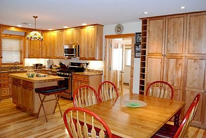 Country Island Kitchen/Din.