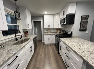 3317 W Southland Dr, Franklin, WI 53132