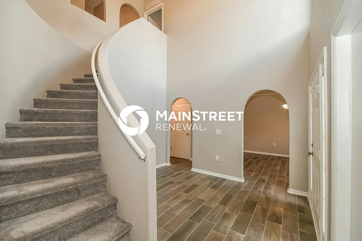 Foyer - 12284 Hickory Forest Rd