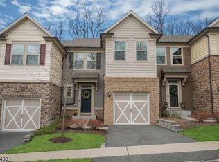 8 Brompton Pl, Randolph, NJ 07869