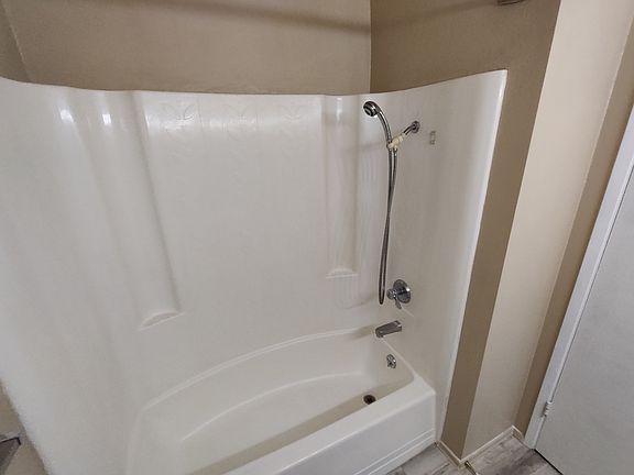 4th image of 1122 Francis Ave