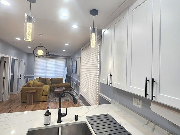 5th image of 1034 N Drake Ave