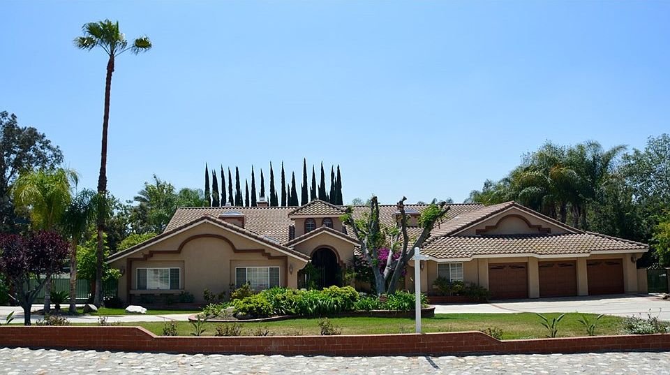1st image of 520 Pomello Dr